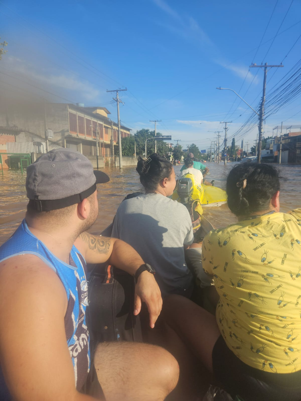 Resgate de moradores ilhados durante as enchentes de 2024